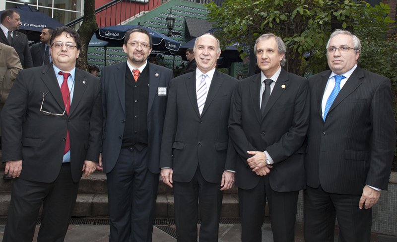 Lorenzetti encabez� un encuentro de abogados para analizar el proyecto de reforma del C�digo Civil y Comercial