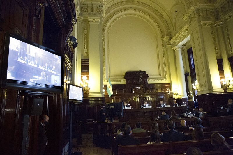 Transmisión en vivo con traducción simultánea al lenguaje de señas