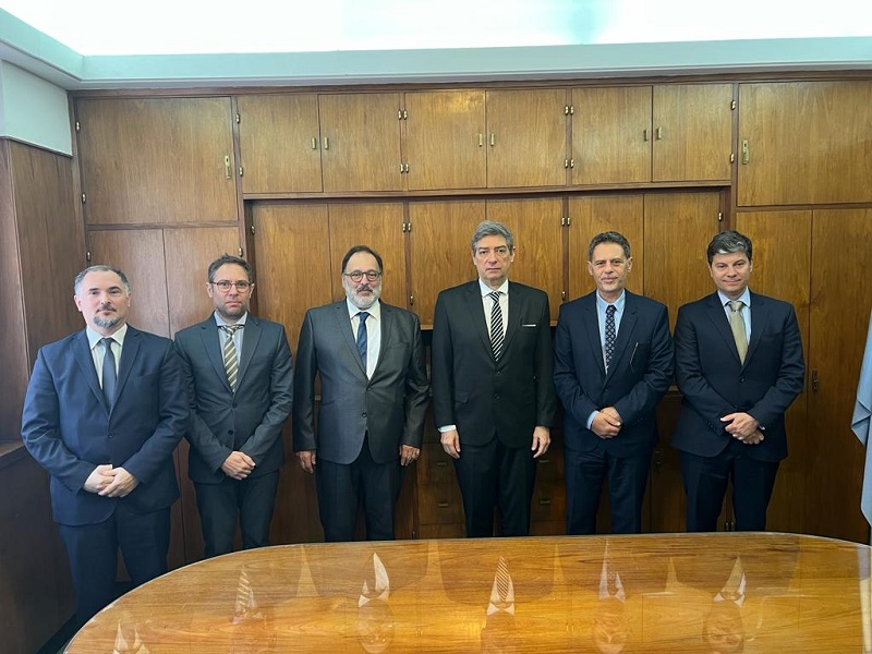 Gabriel Hernán Di Giulio, Santiago José Martín, Eduardo Pablo Jiménez, Horacio Rosatti, Alejandro Osvaldo Tazza y Santiago Inchausti.