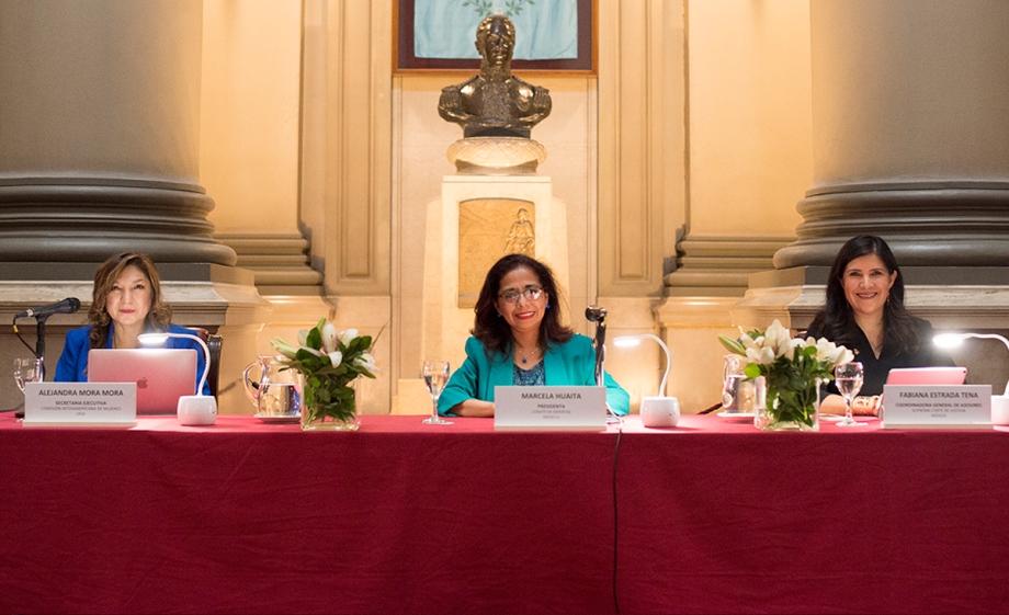 Alejandra Mora Mora (CIM), Marcela Huaita (Comité de Expertas), Fabiana Estrada (SCJN México).