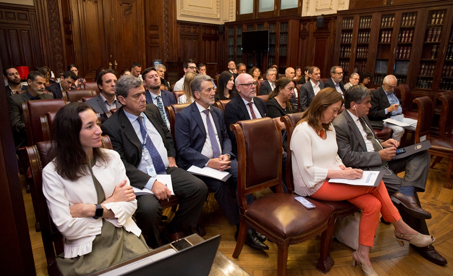 Encuentro sobre sistema de salud y violencia doméstica en el Salón Gorostiaga del Palacio de Justicia.