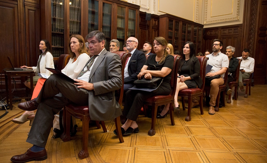 Encuentro sobre sistema de salud y violencia doméstica en el Salón Gorostiaga del Palacio de Justicia.