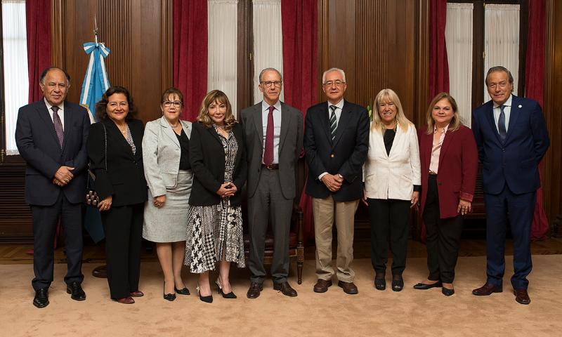 Ministro Simpértigue junto a delegación se reunió con vicepresidente de  Corte Suprema de Argentina

