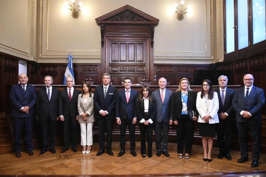 Los ministros de la Corte, junto a los y las integrantes del Consejo de la Magistratura de la Nación.