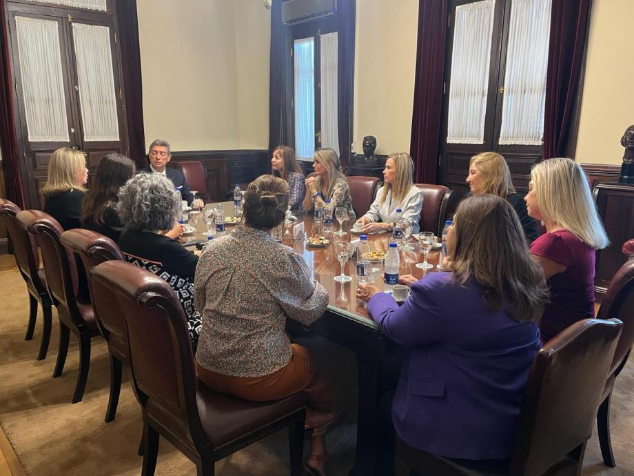 Horacio Rosatti, presidente de la Corte Suprema de Justicia de la Nación, junto a las autoridades de AMJA.