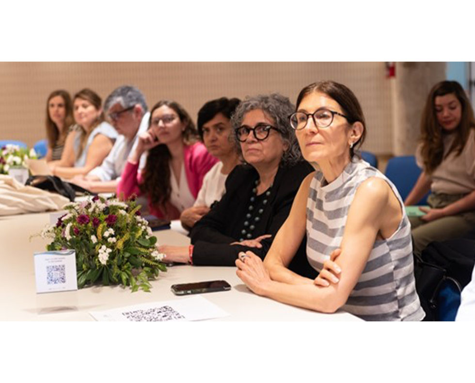 de izq. a derecha: María Delia Castañares y Gabriela Pastorino de la OM CSJN